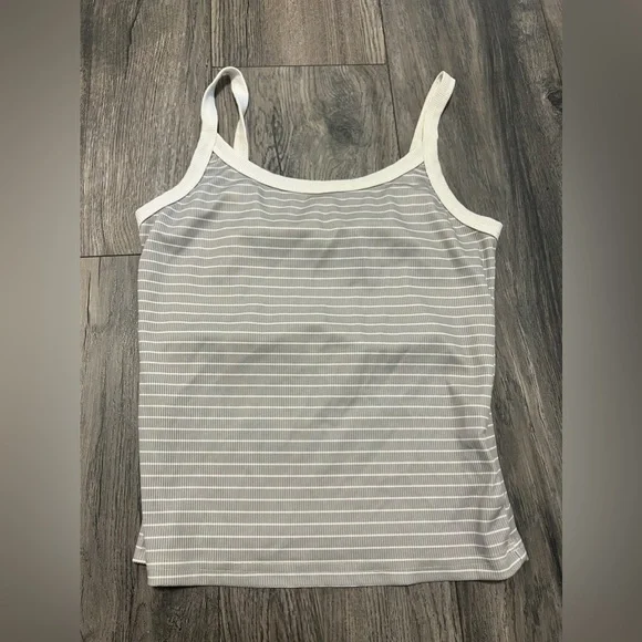 🌱🦢4 FOR $15!🦢🌱 Crop Striped Gray and White Women's Tank Top - Picture 2 of 2